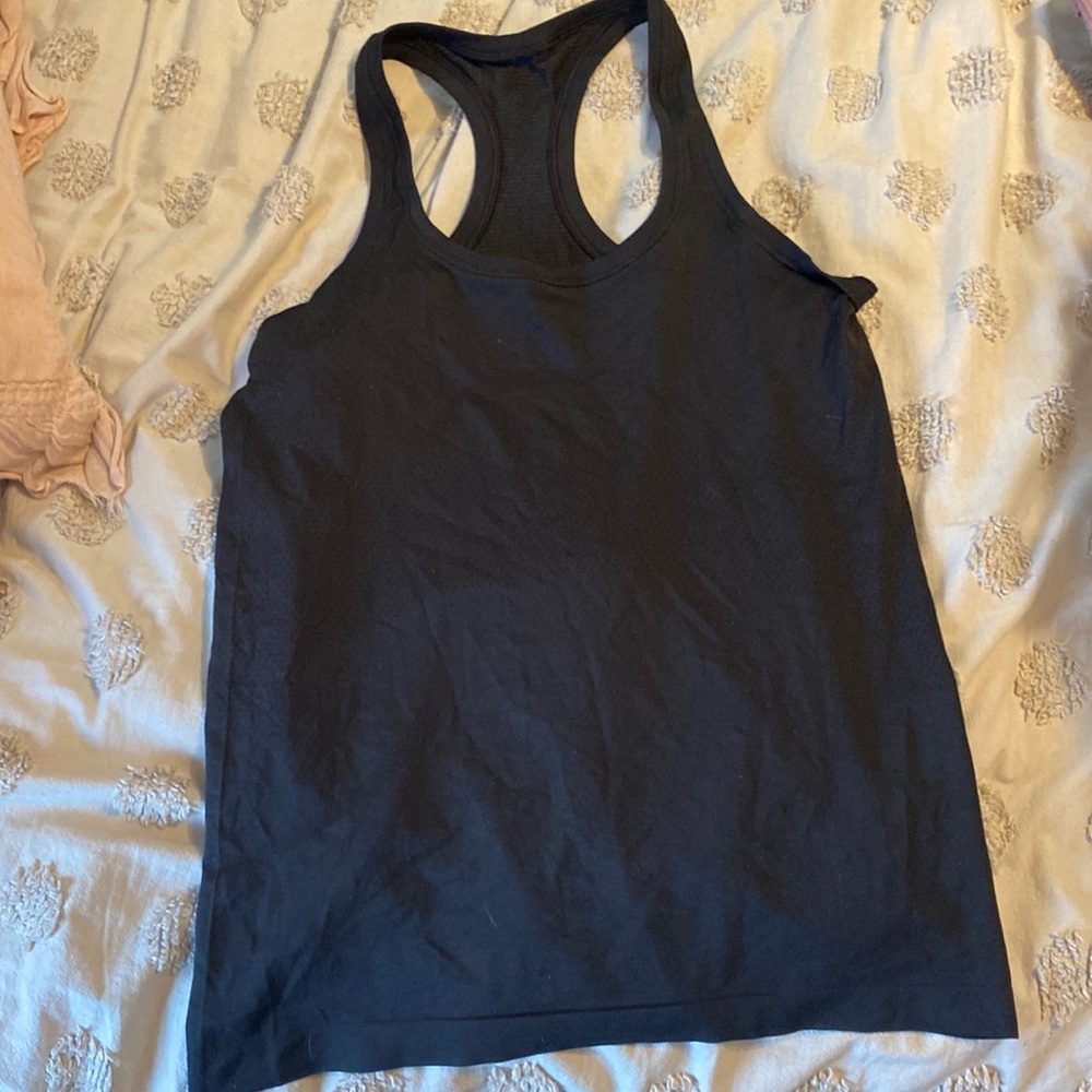 black lululemon swiftly tank